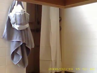 间谍 性感 19 年 老 宠儿 showering 在 宿舍 浴室